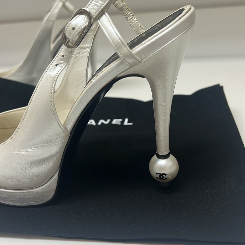 Chanel  shoes. - Picture 4 of 8